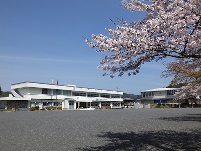 学校の写真　480*360